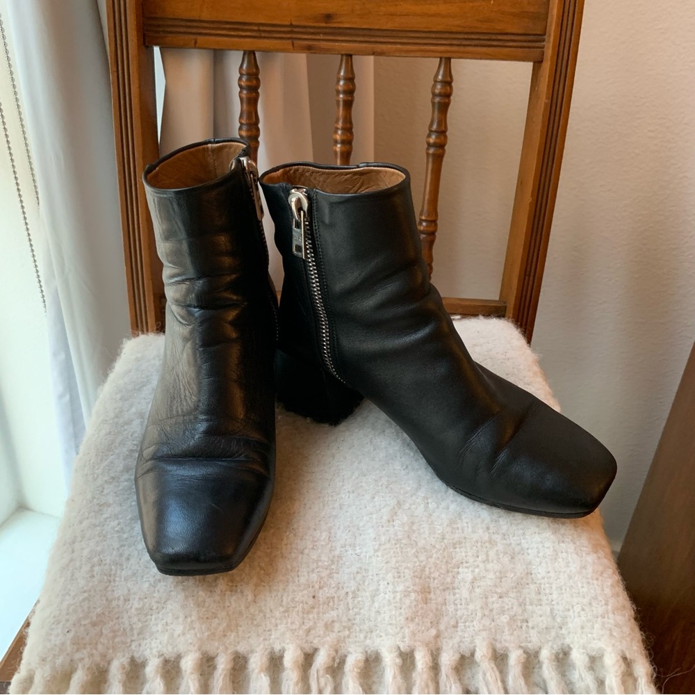 LOQ Lazaro boots! So cute for fall with a long dress, skirt, or jeans!